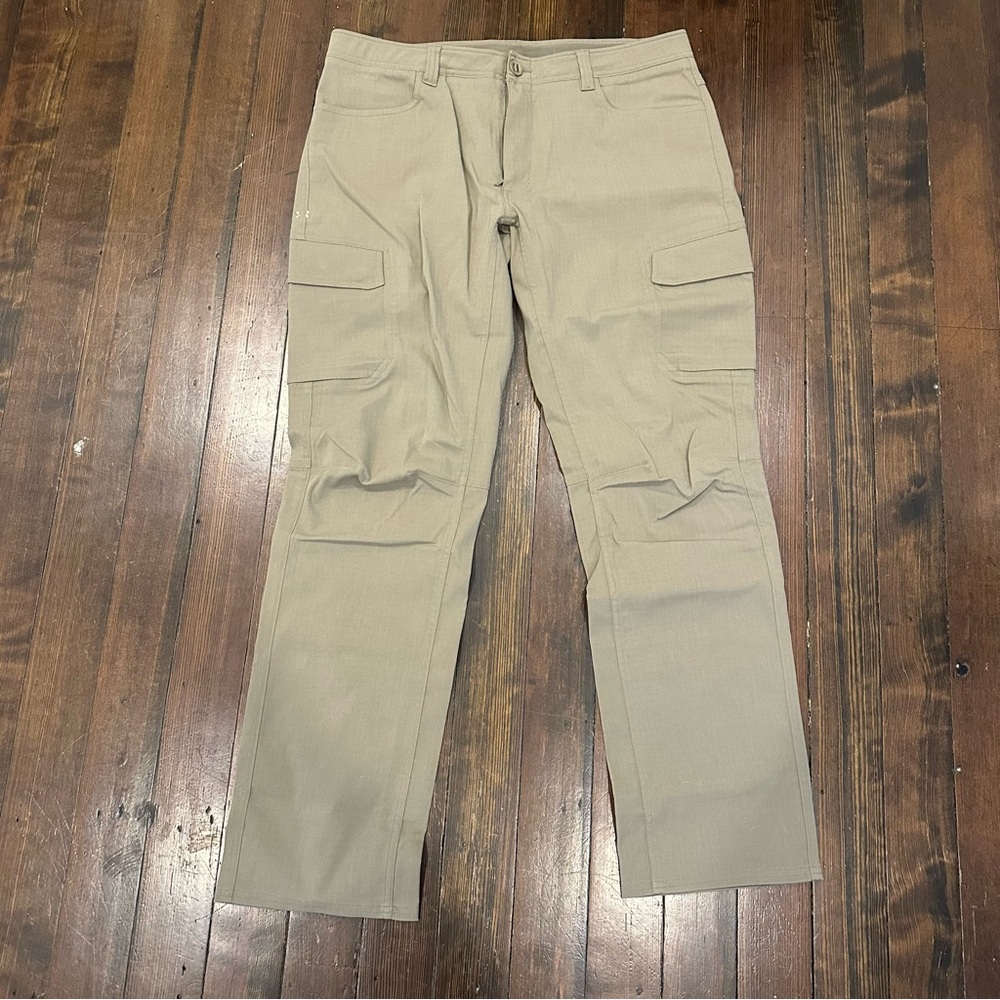 Under Armour Men's Tan Cargo Pants